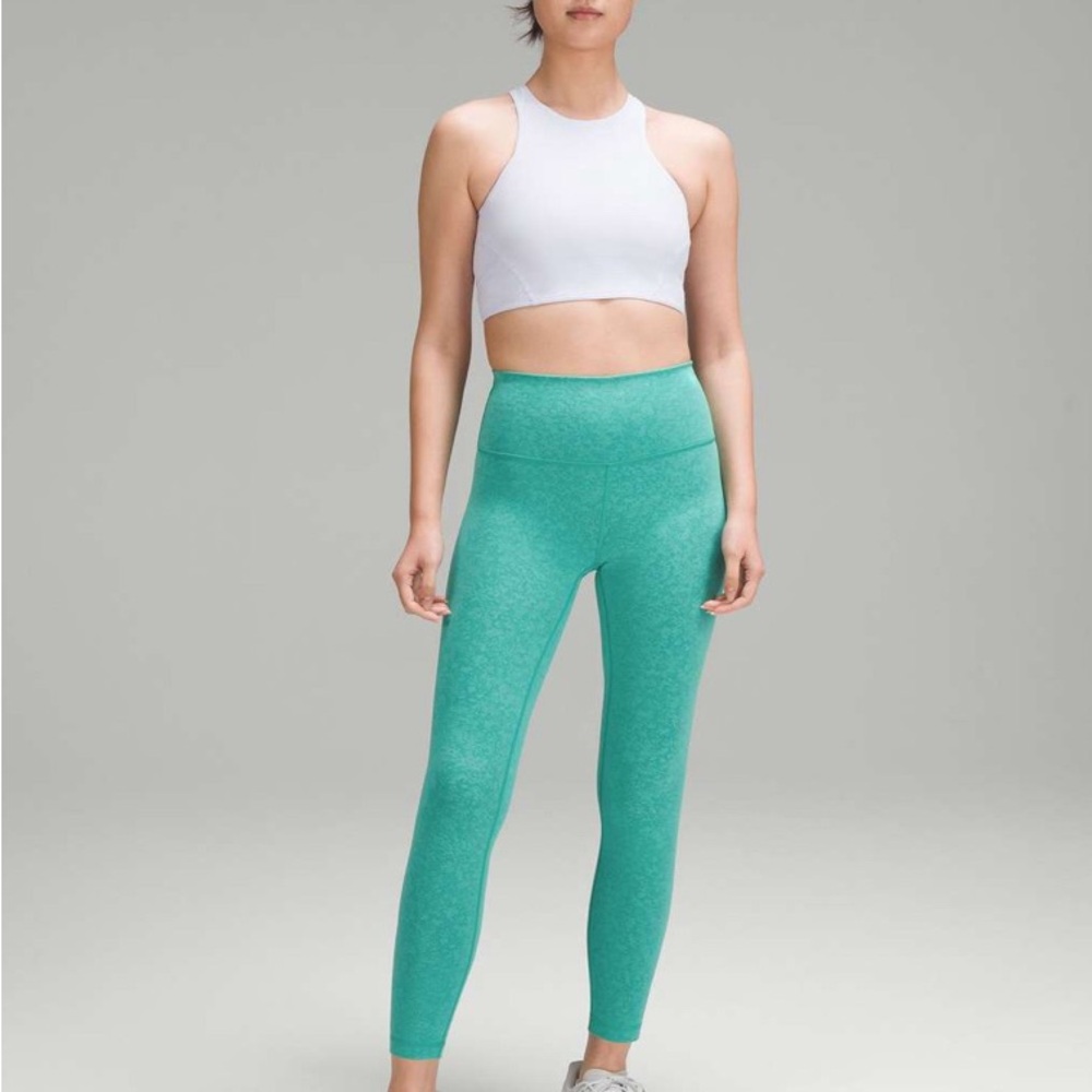 EUC Lululemon Wunder Train High-Rise Tight 23”
Blaze Maldives Green- size 8